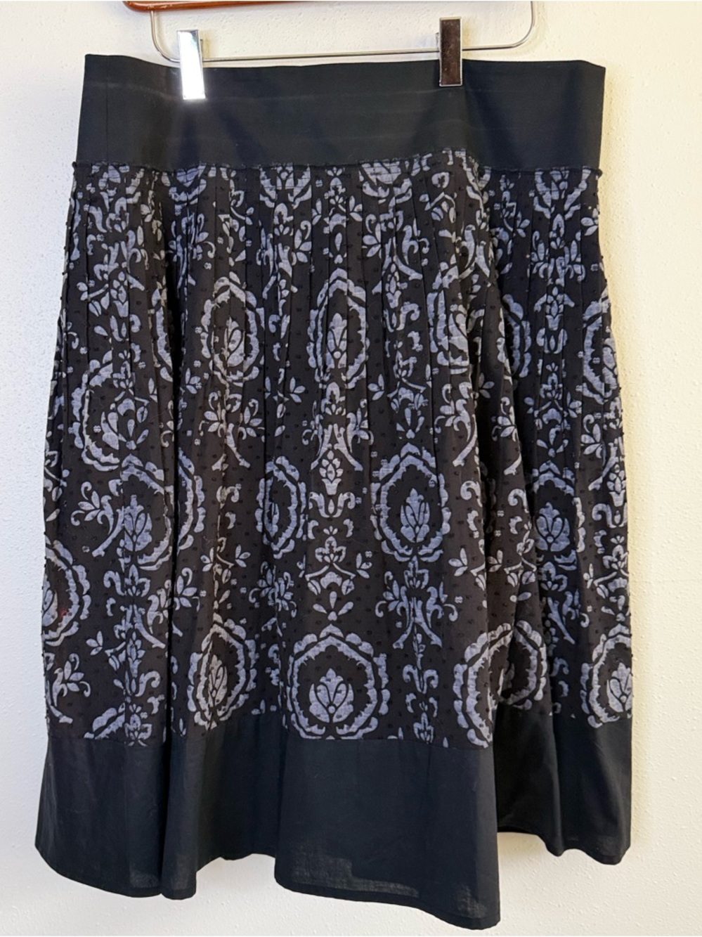 LOFT Black Gray Print Skirt Size 10 Cotton Pleated A-Line Midi - Picture 5 of 10